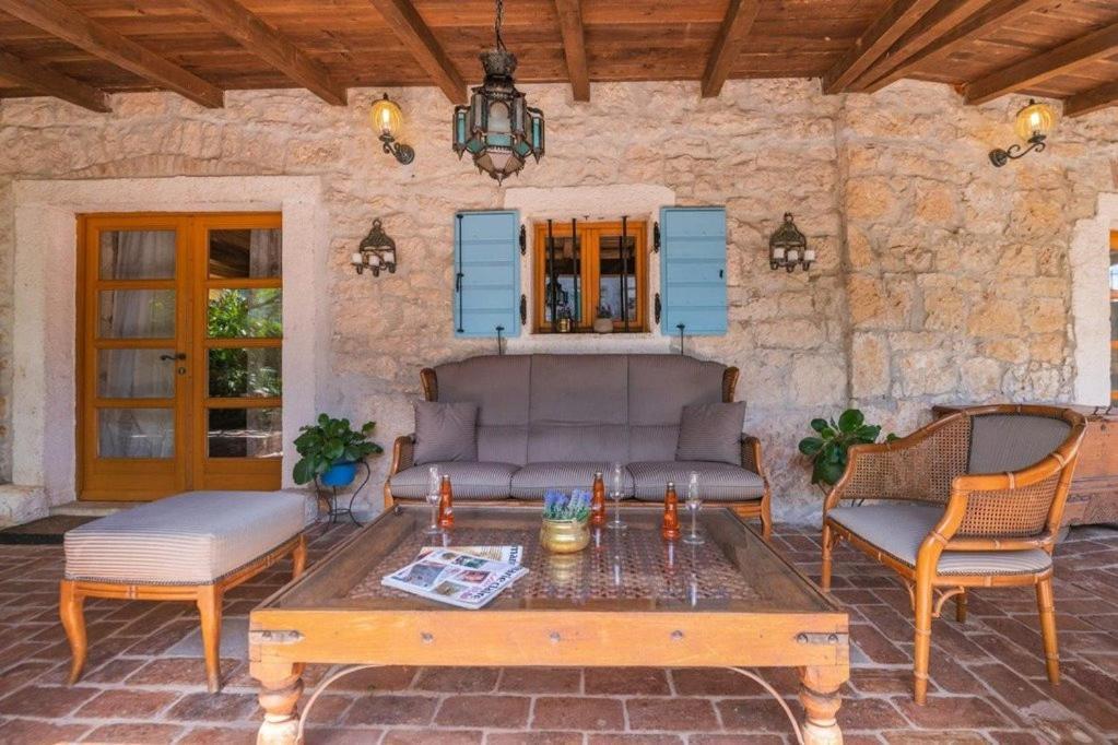 Villa Kazun With Private Pool And Two Gardens Marčana 외부 사진
