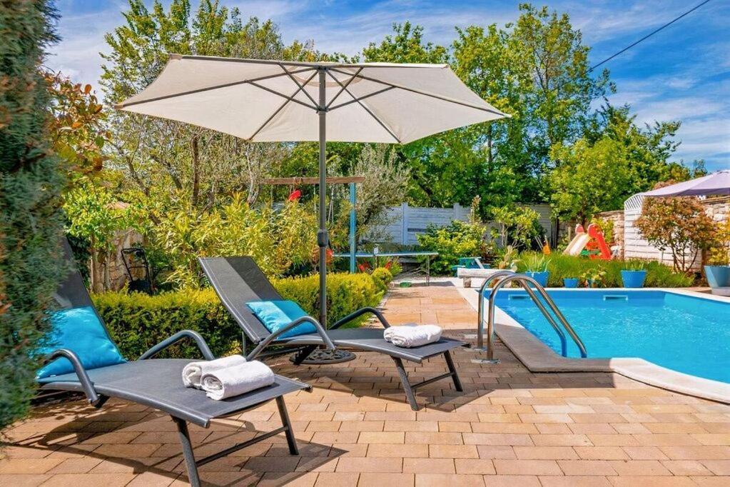 Villa Kazun With Private Pool And Two Gardens Marčana 외부 사진