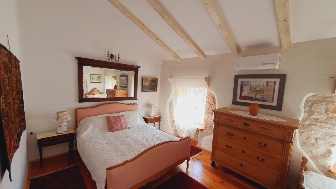 Villa Kazun With Private Pool And Two Gardens Marčana 외부 사진
