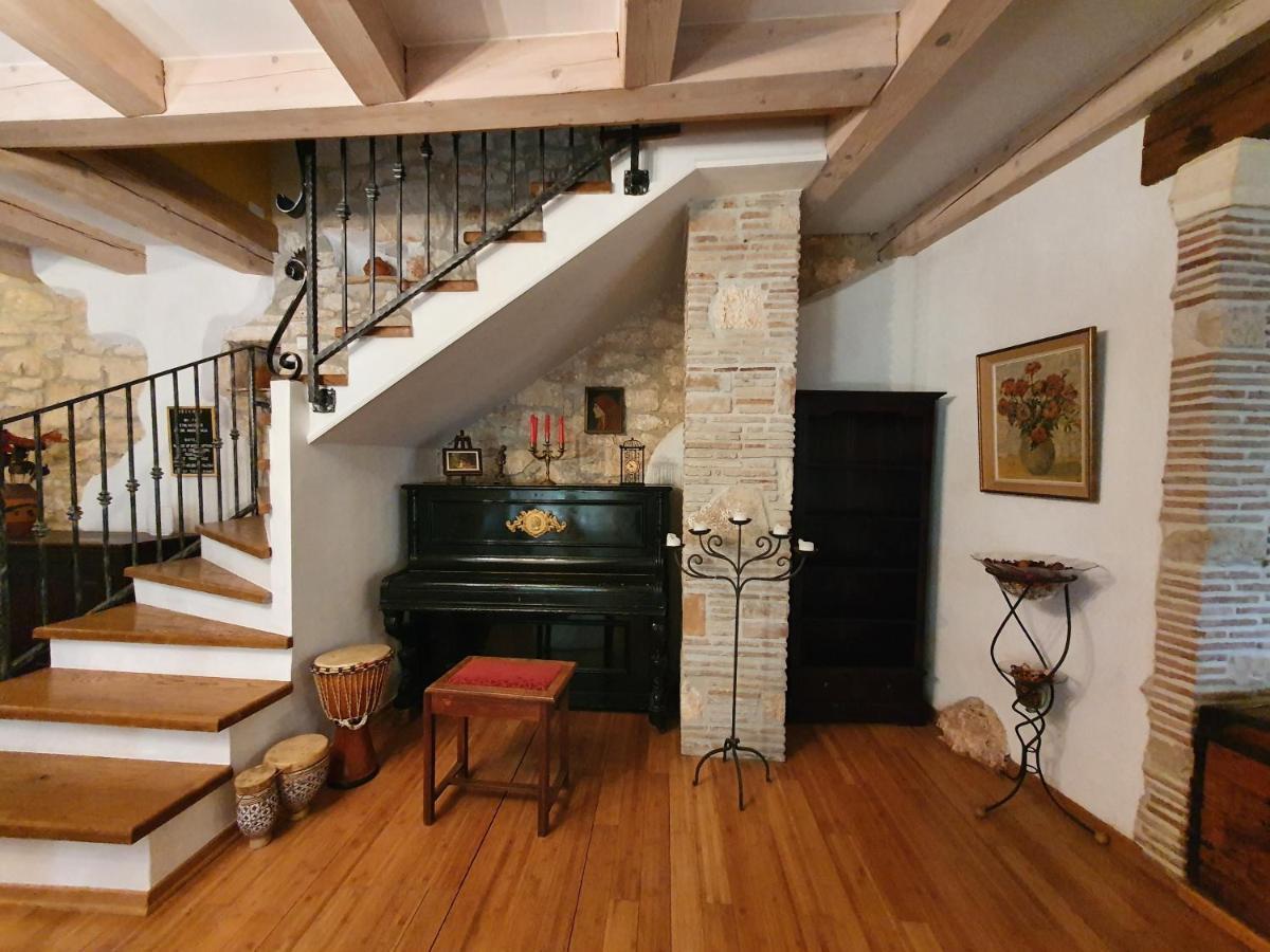 Villa Kazun With Private Pool And Two Gardens Marčana 외부 사진